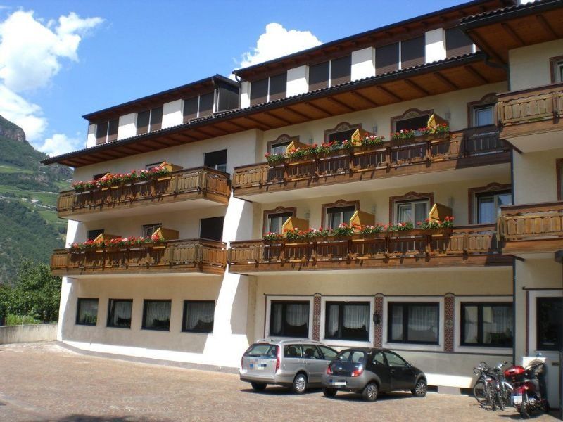 Chrys Hotel 3*